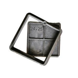 Trappe de ramonage 24X25 cm pour professionnels.